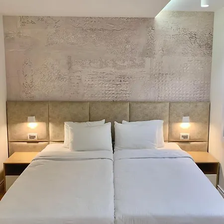 Marina Premium & 4* Vlorë