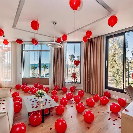 Marina Premium & מלון Vlorë