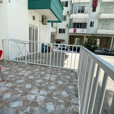 Marina Premium & 4* Vlorë