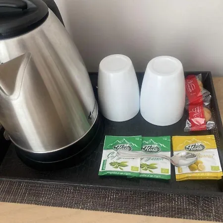 Marina Premium & מלון Vlorë