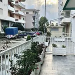 Marina Premium & 4* Vlorë