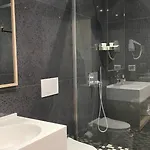 Marina Premium & 4* Vlorë