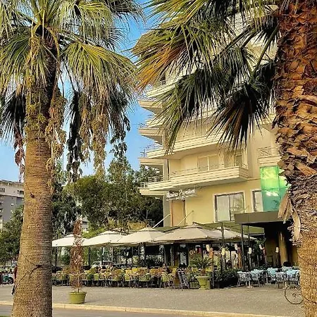 Marina Premium Beach Hotel & Apartments Отель Влёра