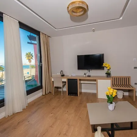 Marina Premium Beach Hotel & Apartments 4* Влёра