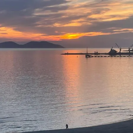 Marina Premium & 4* Vlorë