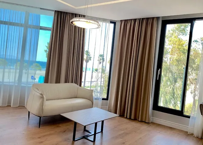 호텔 Marina Premium & 4*