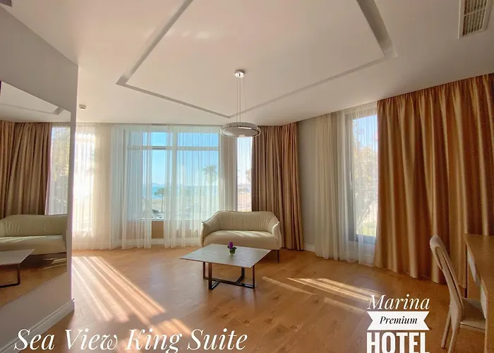 Marina Premium & 4* Vlorë